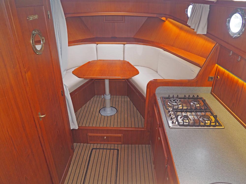 Cabin en avant, H&eacute;bergements